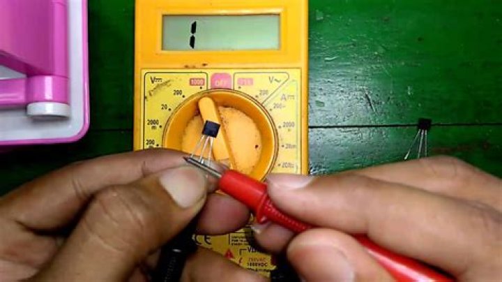 Can transistors be tested with a multimeter?