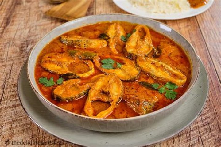 Can we add curd in fish curry?