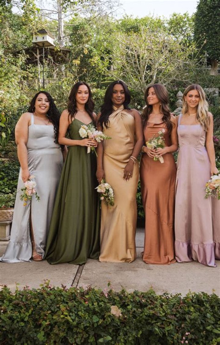 Can you have different style bridesmaid dresses?