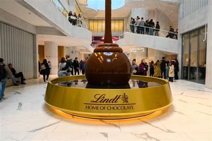 Can you visit the Lindt chocolate factory?