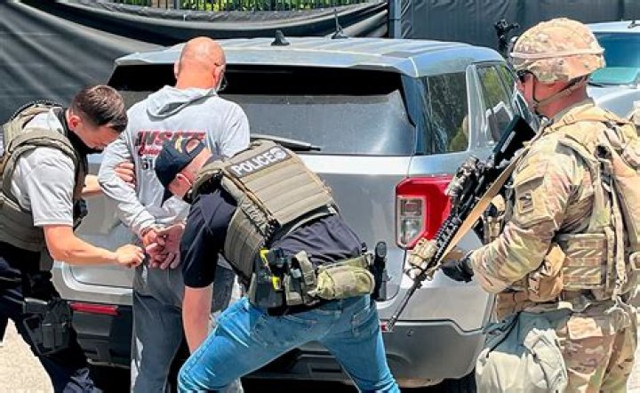 Do probation officers carry guns in NJ?