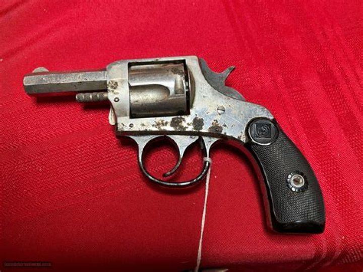 Does Harrington and Richardson still make guns?