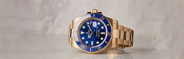 Does Rolex make a blue Submariner?