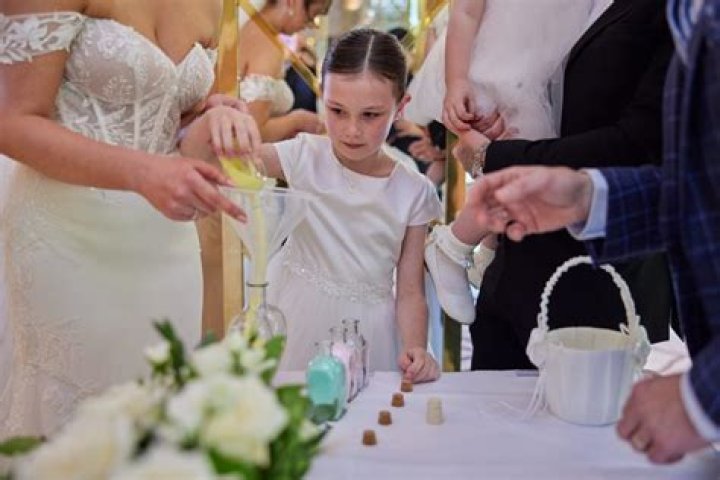 How do you do a wine blending ceremony?