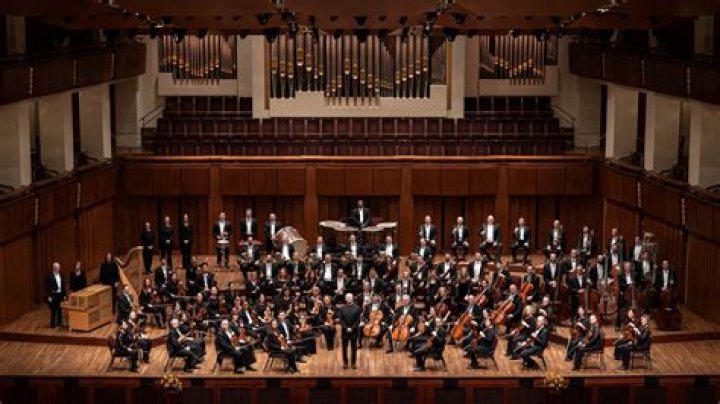 How does the Classical orchestra differ from the Baroque orchestra?