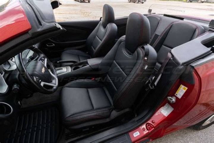 How many seats does a 2011 Chevrolet Camaro seat?