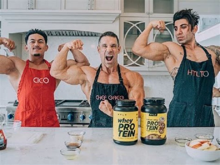 How much can Greg Doucette bench?