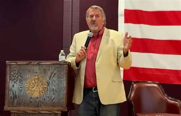 How tall is Doug Stanhope?