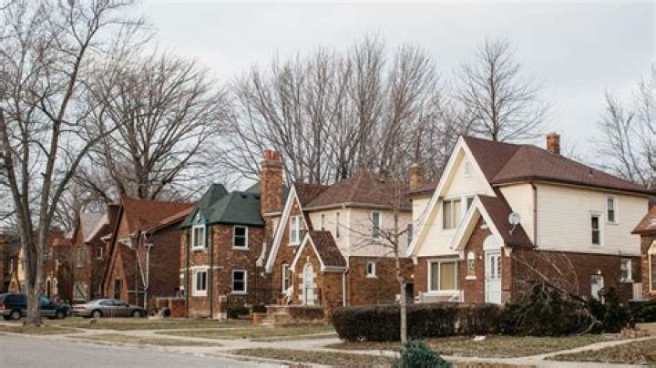 Is it a good investment to buy a house in Detroit?