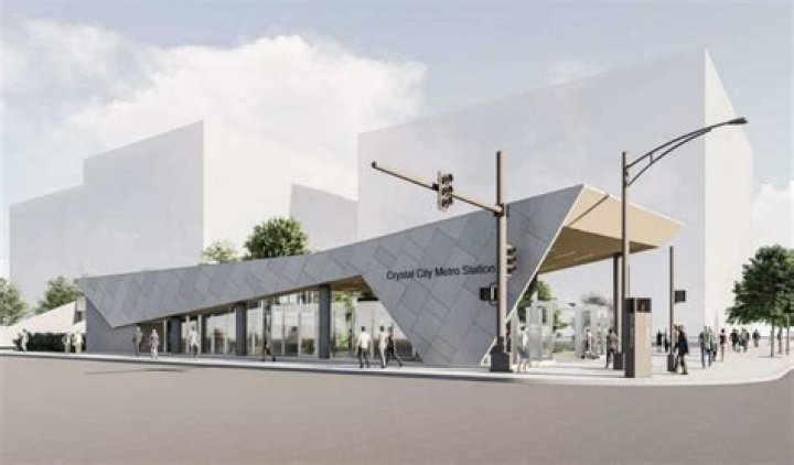 Is there parking at Crystal City Metro?