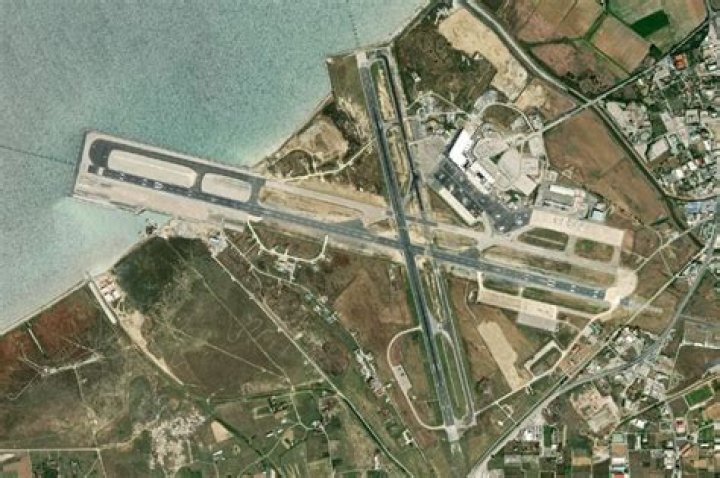 Is Thessaloniki airport big?