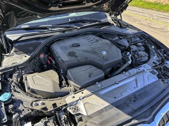 What engine is in the 330i?