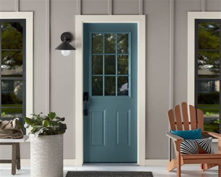 What is the best paint to paint a front door?
