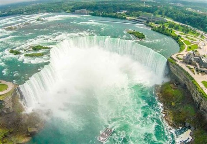 What is the best way to go to Niagara Falls from Toronto?