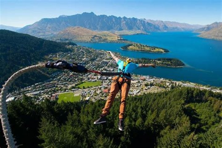 What is the highest bungy jump in New Zealand?
