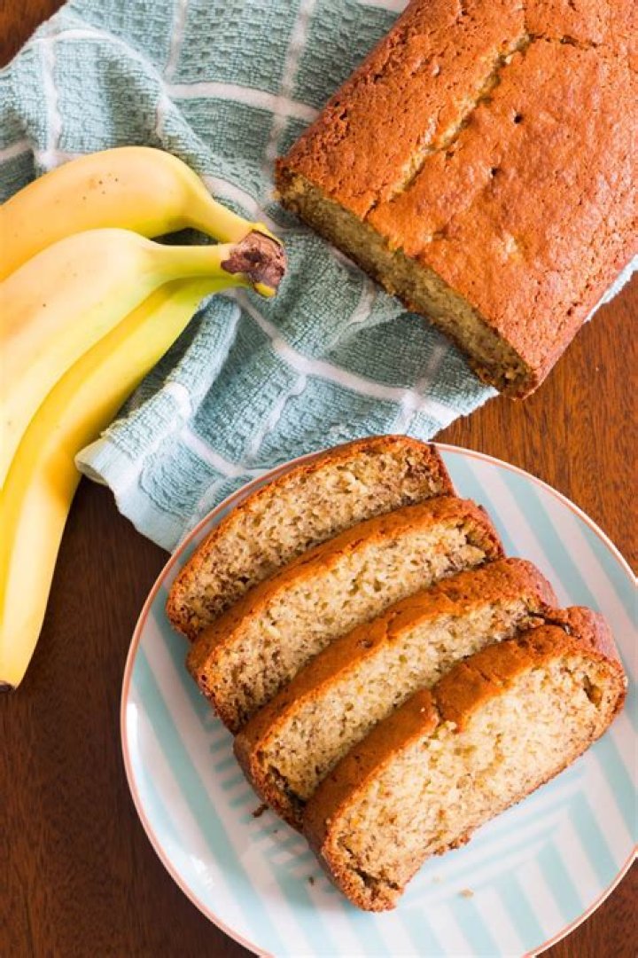 What makes banana bread moist?