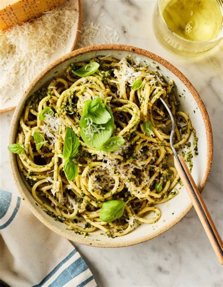 What pasta works best with pesto?
