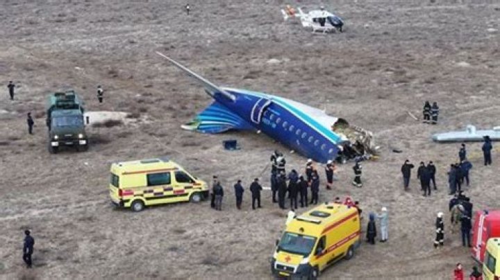 What were Asians pilots name in plane crash?