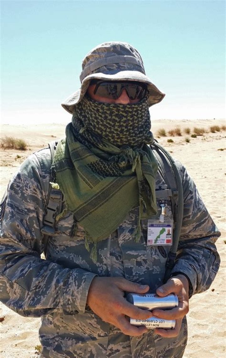 Why do US soldiers wear shemagh?