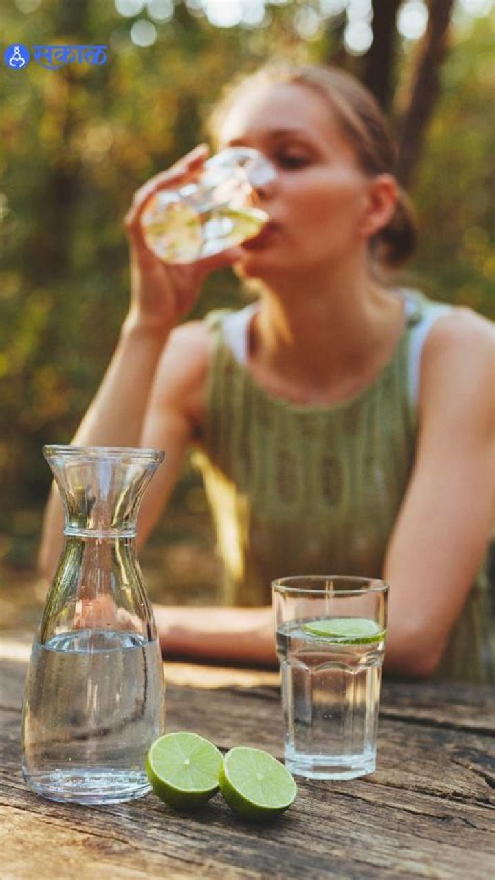 Why you should not drink water while eating?